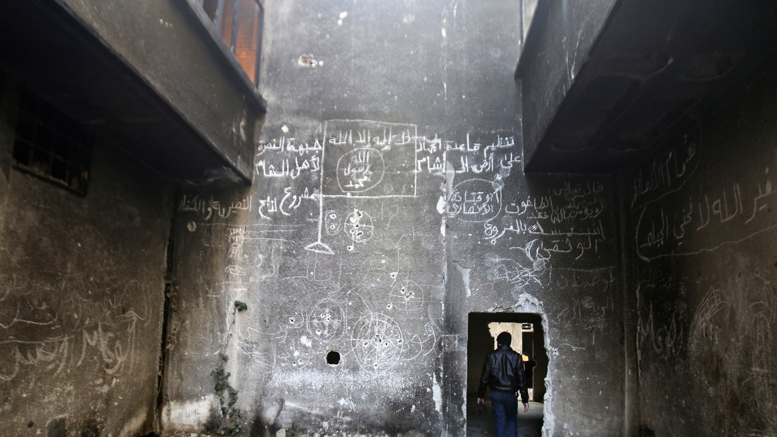 cheats/2015/10/06/nuclear-smugglers-targeting-isis-buyers/151007-nuclear-smugglers-isis-cheat_kfygxw