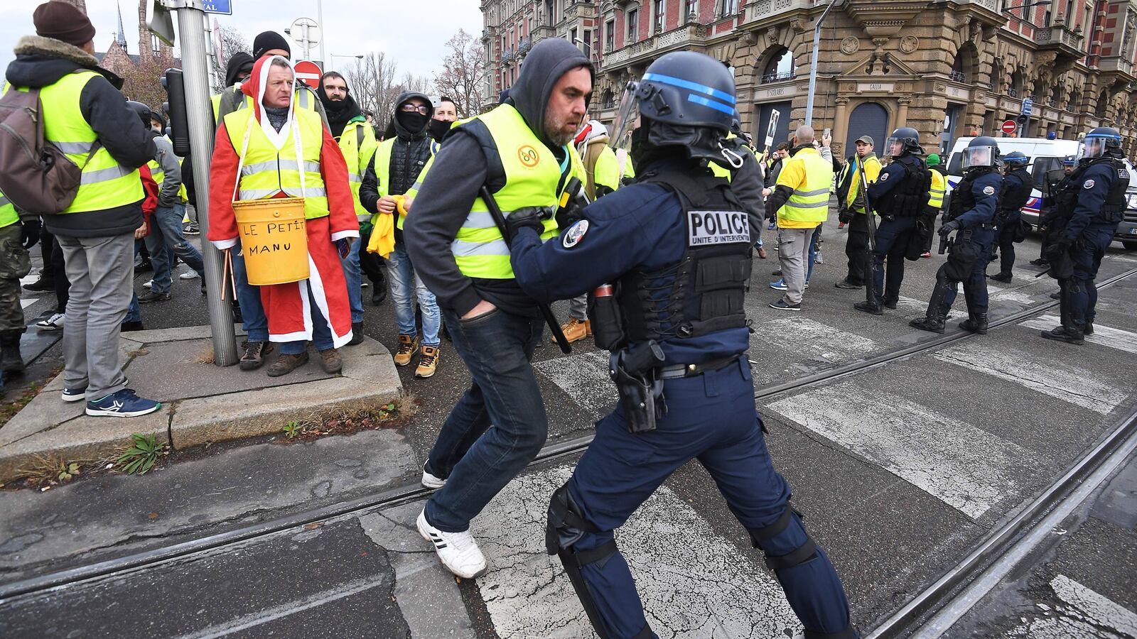 181212-Kennedy-yellow-vests-tease_qgivpp