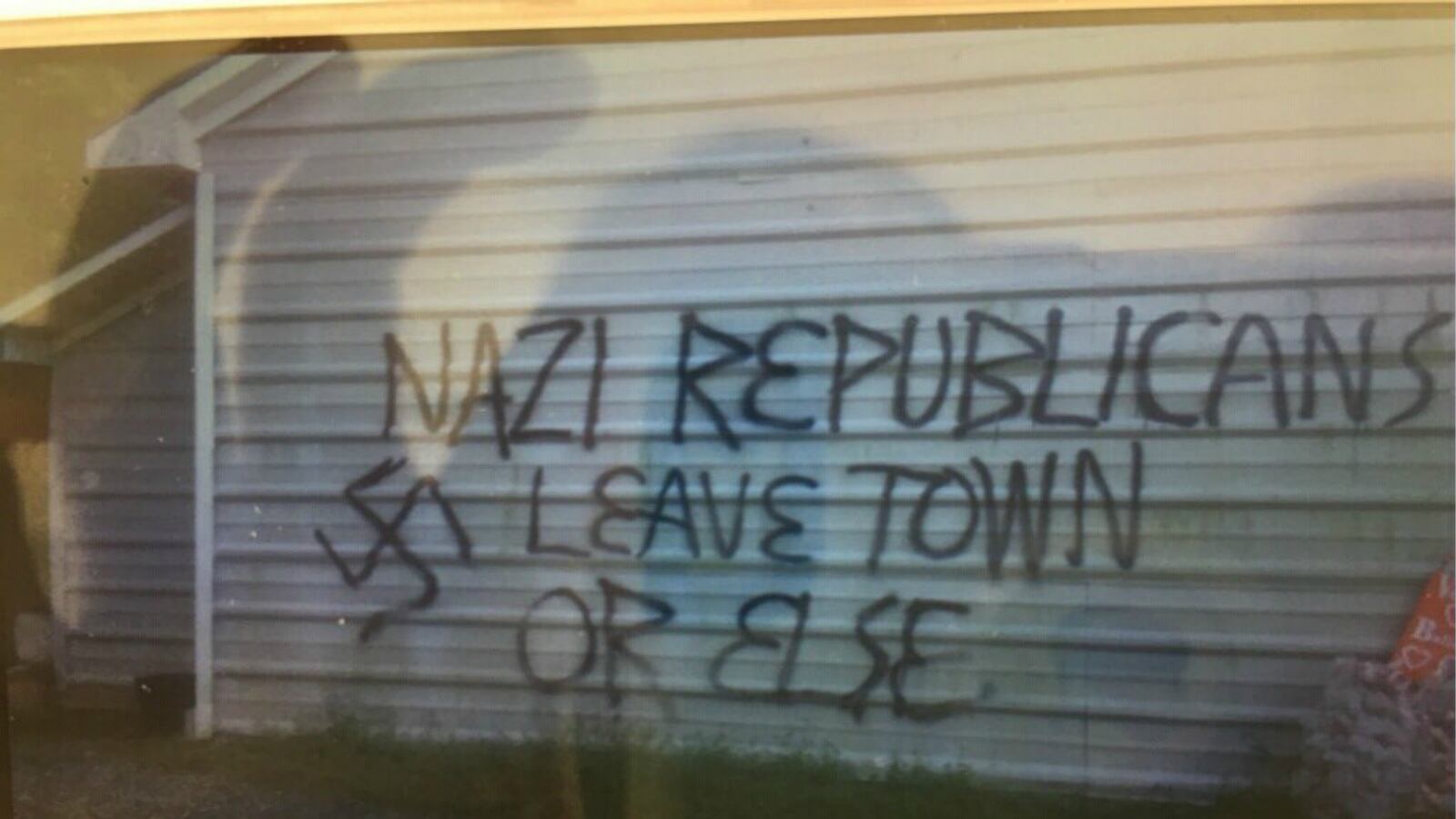 cheats/2016/10/17/republican-party-hq-in-nc-firebombed/161016-gop-nc-firebombed-cheat_wqyrop