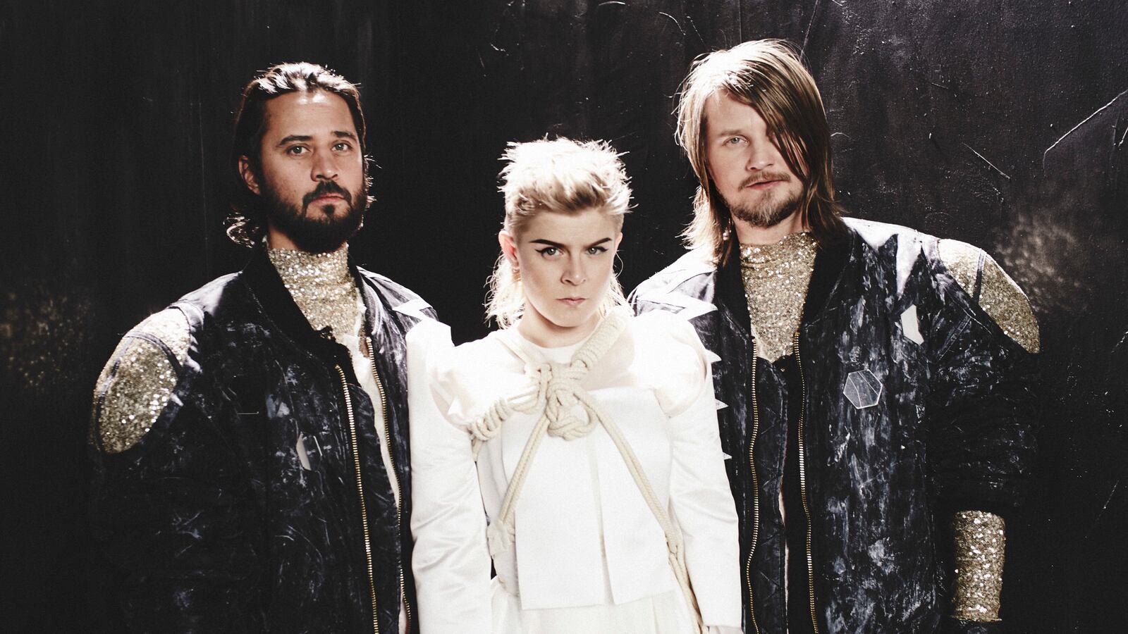 articles/2014/05/27/robyn-and-royksopp-s-summertime-soundtrack-do-it-again/140530-robyn-embed_oj8upd