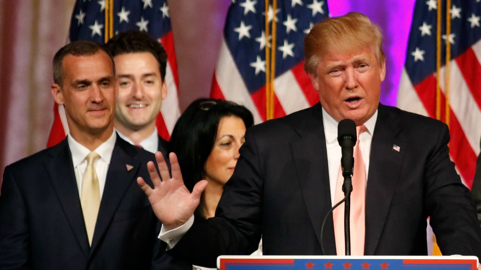 cheats/2016/03/30/fox-cnn-stars-to-trump-fire-corey-lewandowski/160330-corey-donald-cheat_eaiv49