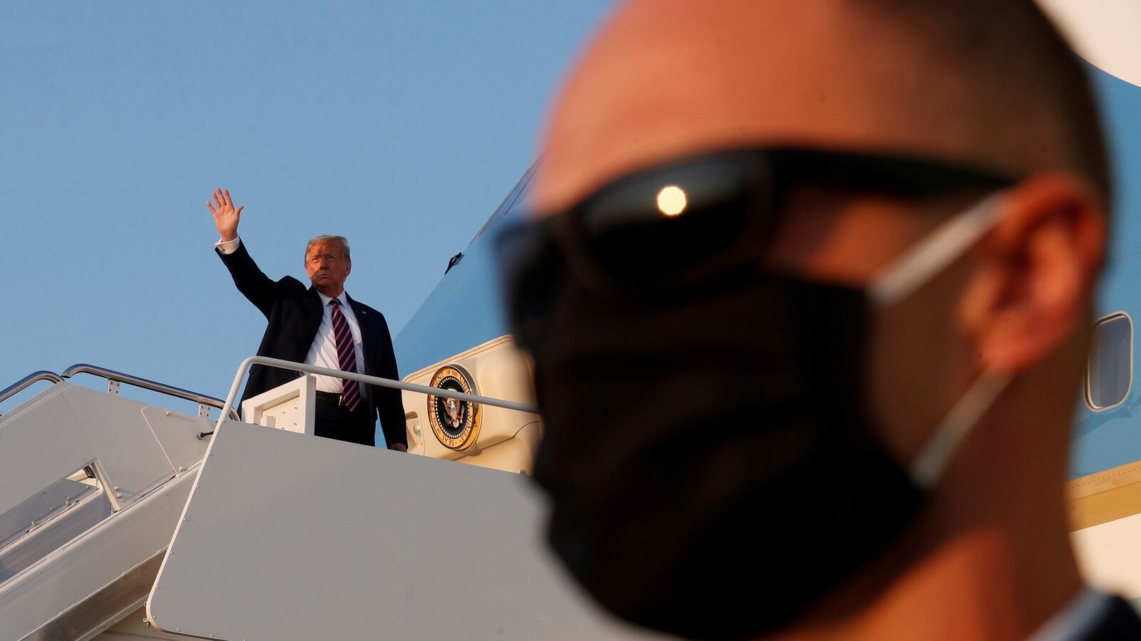 2020-09-23T055051Z_341818136_RC2Y3J9YE529_RTRMADP_3_USA-TRUMP_jttysw