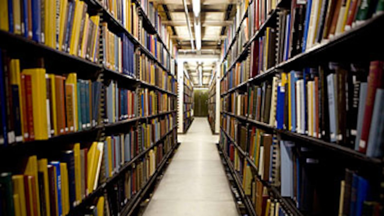 articles/2009/03/07/jennifer-anistons-50k-hairstyle-vs-librarian-pensions/goldsmith-library_16944_vdoxnk