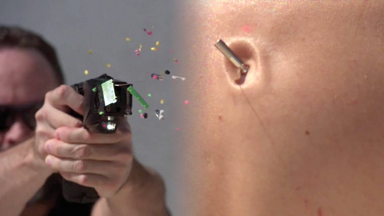 articles/2015/09/11/video-naked-man-tasered-in-super-slowmo/20150911-taser-joiner_xtnpnz