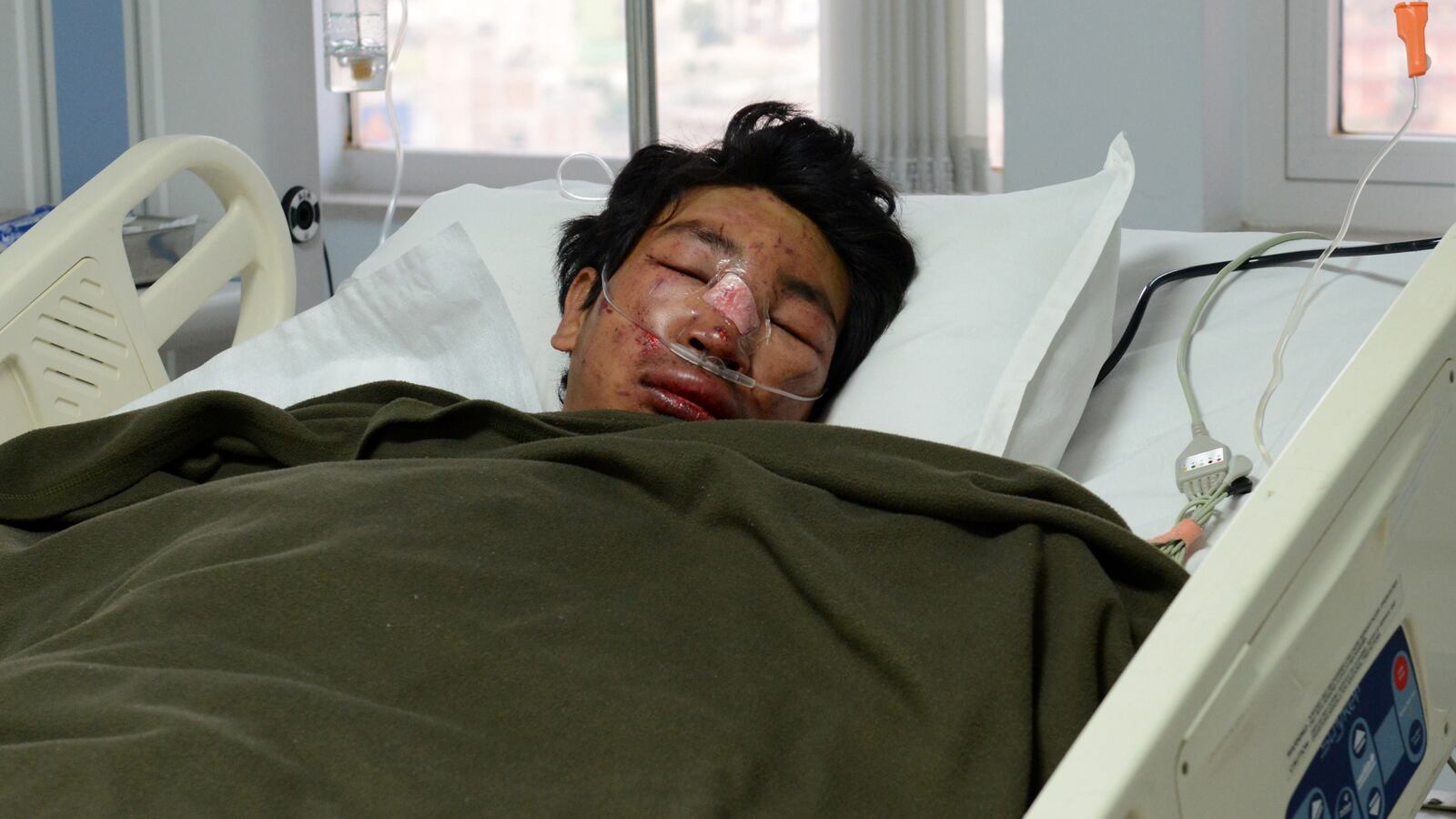 cheats/2014/04/22/nepali-govt-to-meet-with-sherpas/140422-sherpas-cheat_coauy6