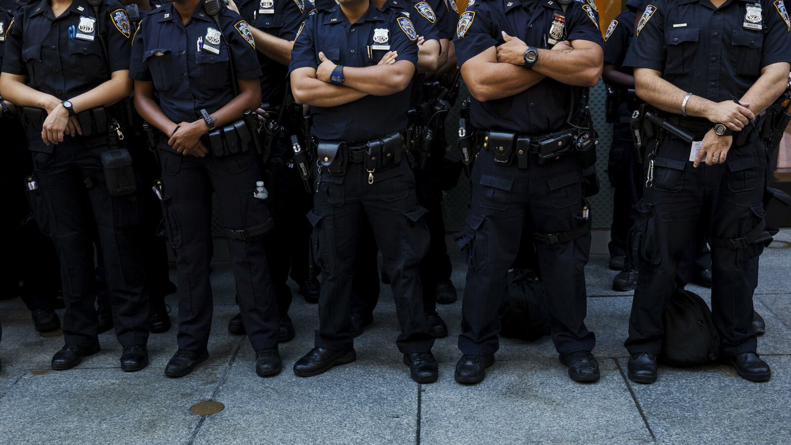 cheats/2015/10/20/report-ny-officer-shot-and-killed/151021-nypd-officer-killed-cheat_v0aimq