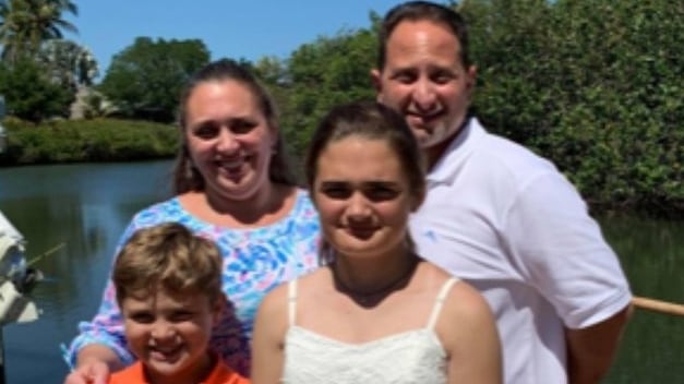 60394733_1633576336308246_r_zfbrg8