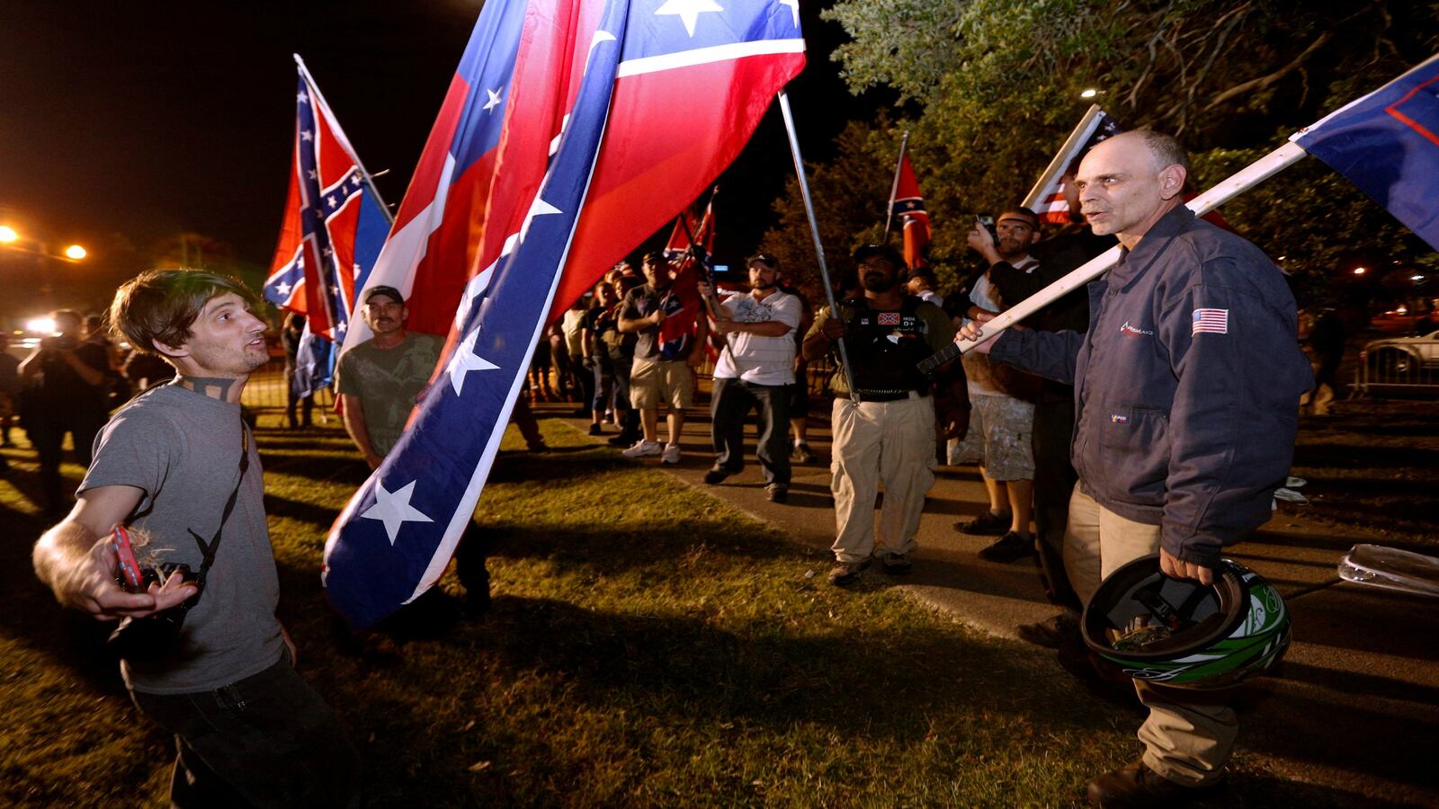 170516-new-orleans-confederate-monument-cheat_aceu6b
