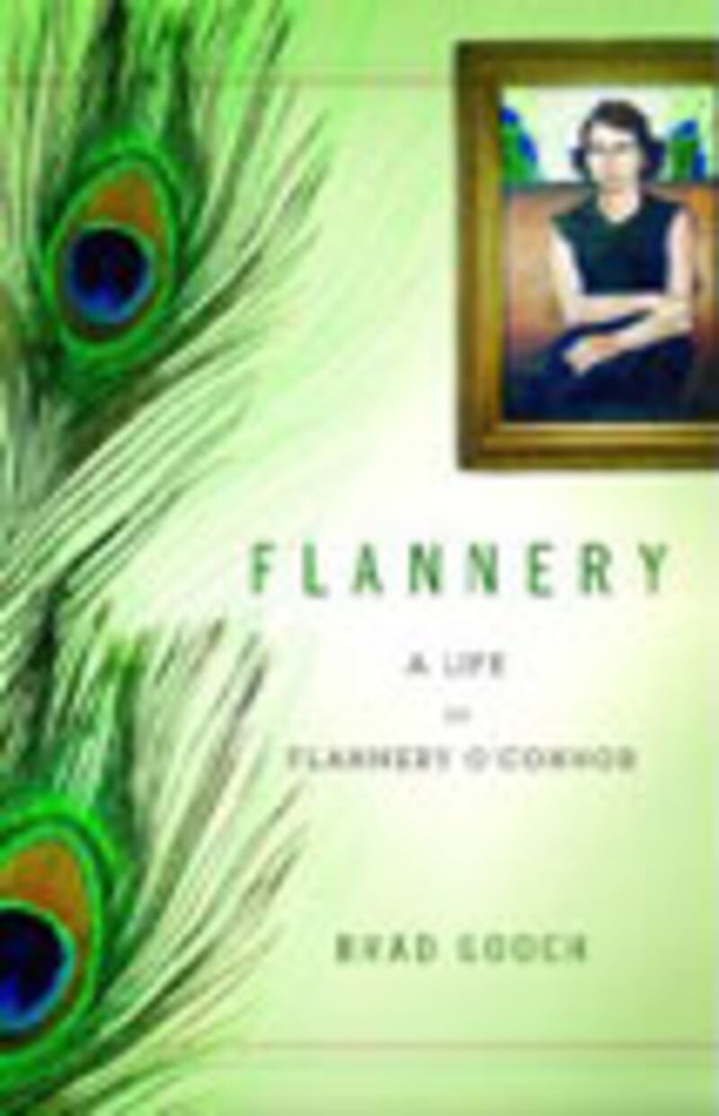 articles/2009/05/05/chuck-palahniuks-book-club/book-bag---palahniuk---flannery_nqthv6