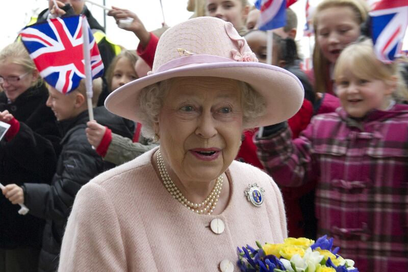 articles/2012/11/05/queen-s-style-secrets-revealed/queen-subscription_niftoa