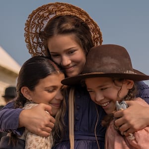 (L-R) Wren Zhawenim Gotts as Good Eagle, Skywalker Hughes as Mary Ingalls, and Alice Halsey as Laura Ingalls.