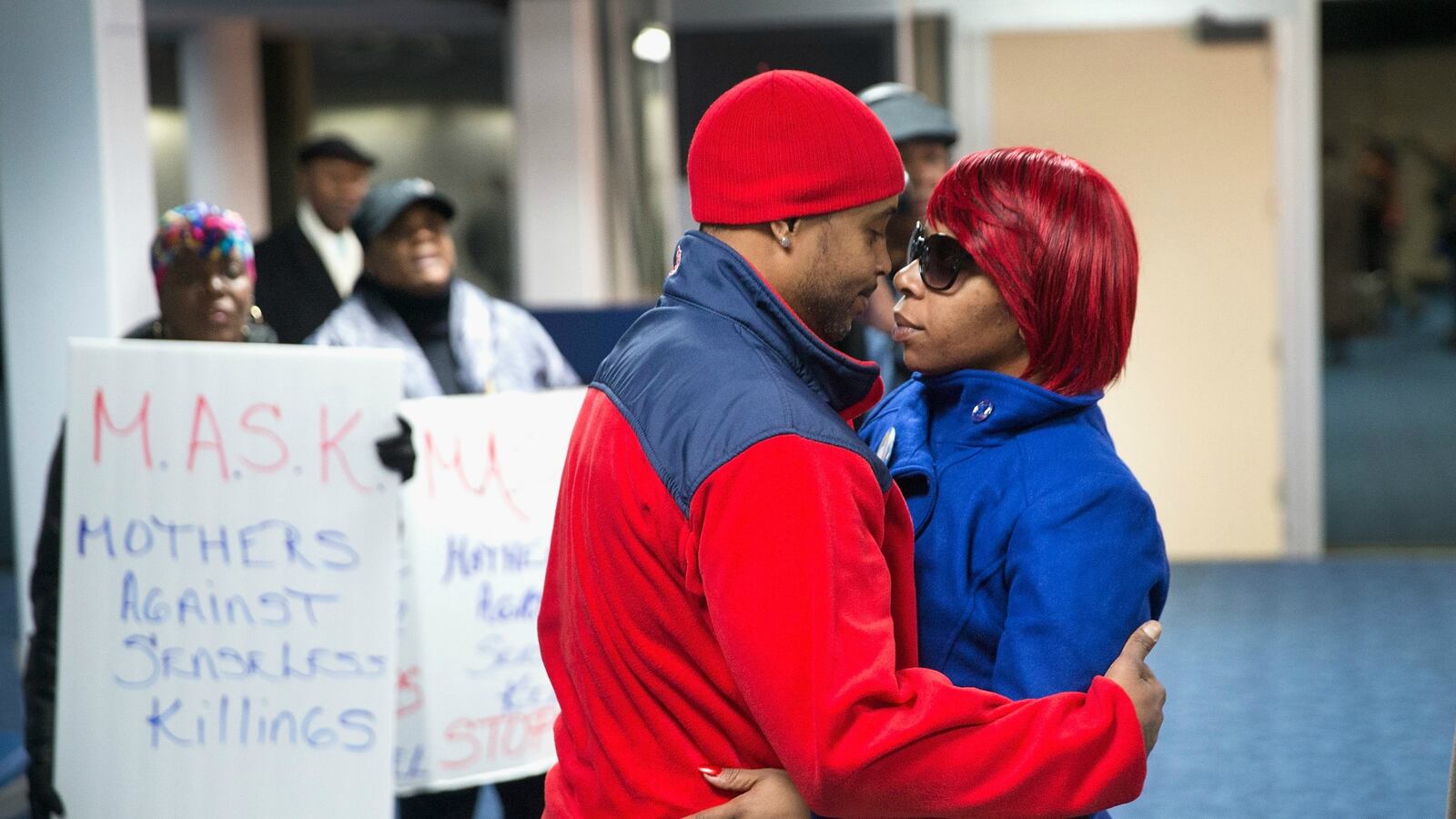 cheats/2014/11/15/mike-brown-encounter-lasted-90-seconds/141115-ferguson-cheat_luws7a