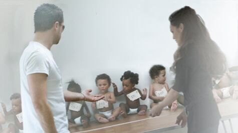 articles/2009/08/06/famous-double-takes/laster-alison-jackson-gallery-launch_csr3k0