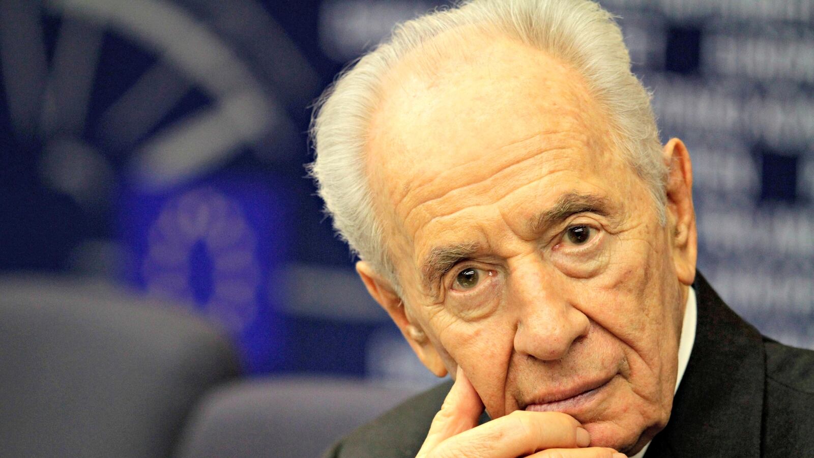 cheats/2016/09/28/obama-flags-at-half-staff-for-peres/160913-stroke-shimon-peres-cheat_hgylge