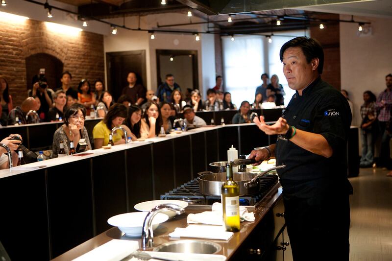 galleries/2012/04/29/the-2012-luckyrice-festival-celebrity-chefs-discuss-the-asian-food-craze-photos/asian-food-chefs-ming-tsai_xjm1y4