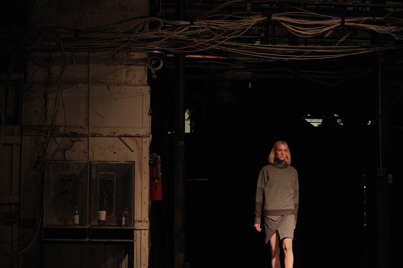 galleries/2014/02/08/backstage-at-prabal-gurung-new-york-fashion-week-2014-photos/prabalgurung11_t6itoe