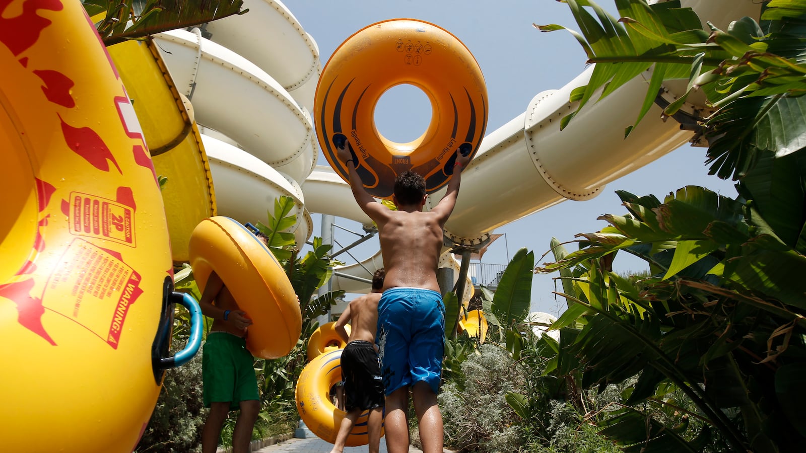 2012-07-11T120000Z_95045131_GM1E87B1MMO01_RTRMADP_3_GREECE_sza97l