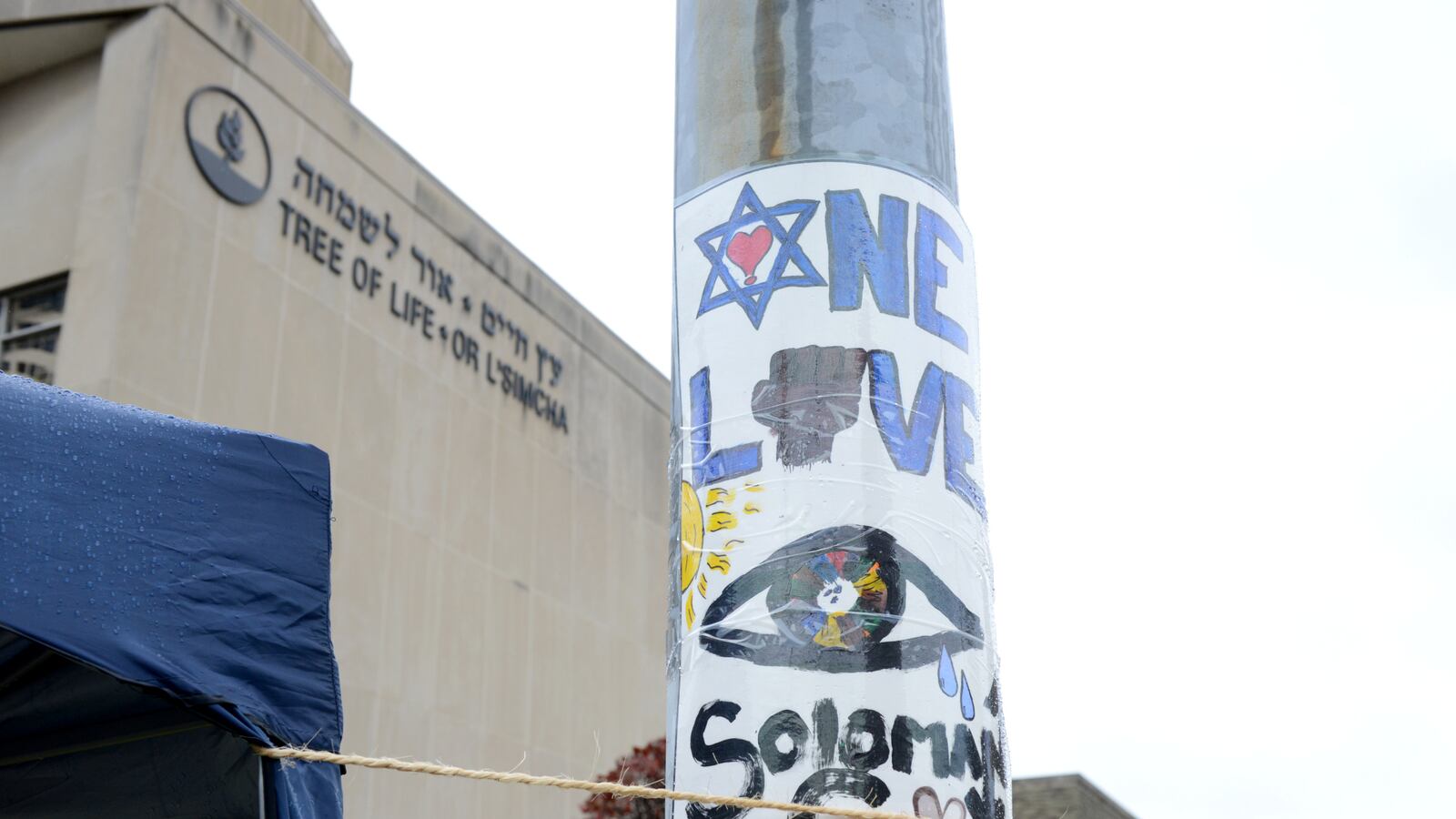 181209-pittsburgh-anti-semitic-pamphlets-cheat_gbnqpw