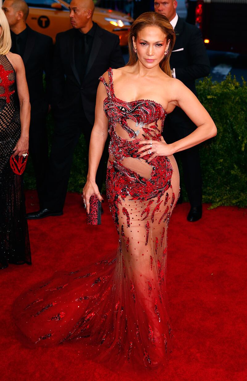 articles/2015/05/05/from-cher-to-beyonce-meet-the-nearly-nudes-of-the-red-carpet/150505-mcnearney-nude2-embed_xgxnmp