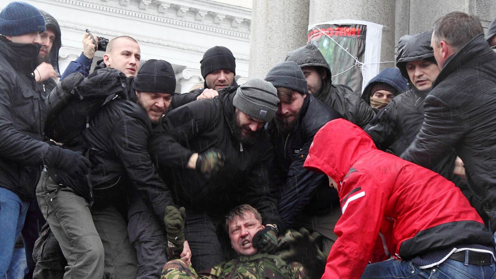 articles/2016/02/22/things-get-ugly-as-protestors-call-for-a-new-ukraine-revolution/160222-nemtsova-kiev-tease_gl9exe