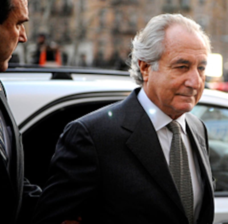 articles/2009/03/11/bernies-final-night-of-luxury/frank-madoff-court-new_vfjssh