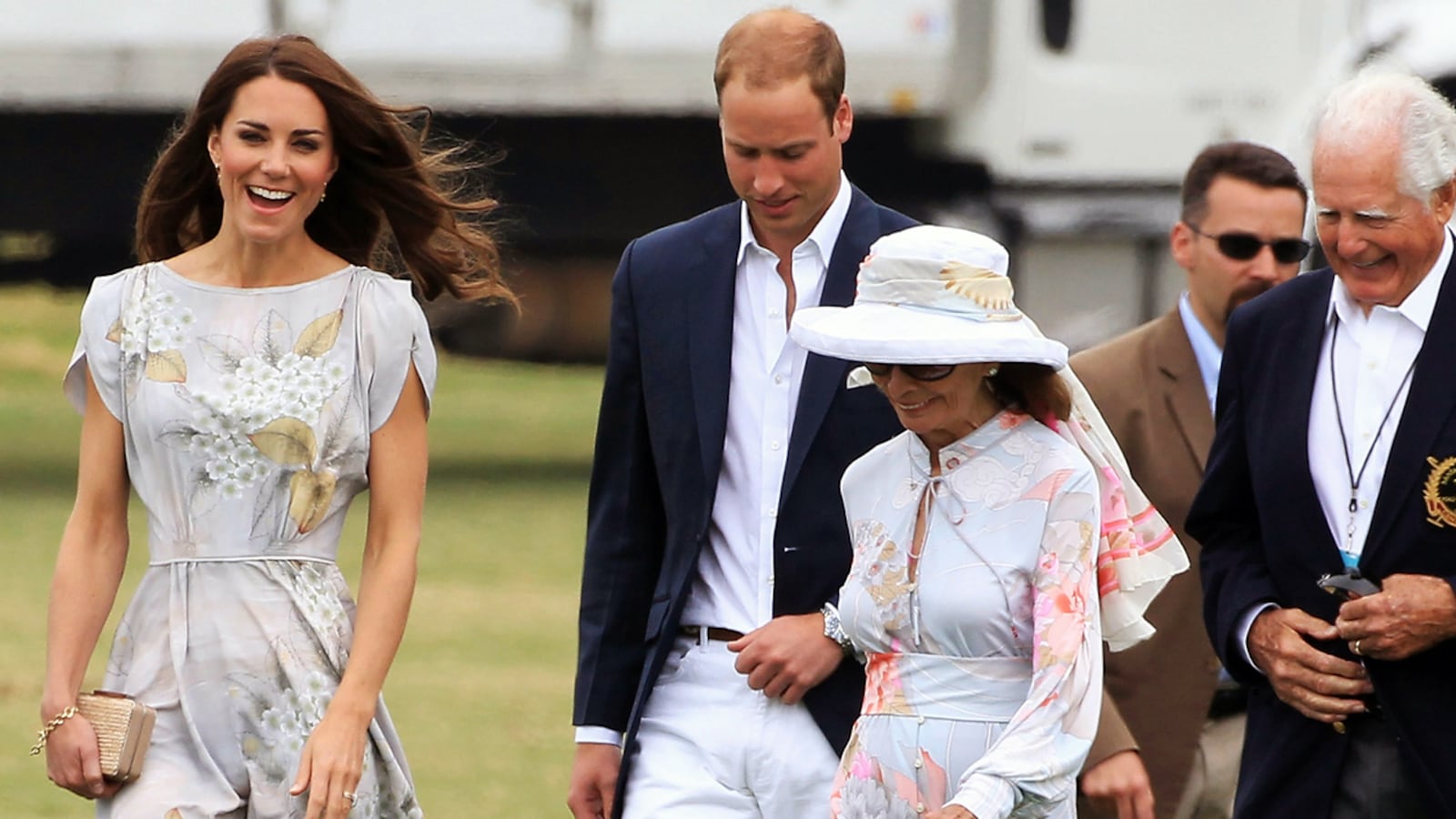 articles/2011/07/08/duke-and-duchess-of-cambridge-official-california-visit/will-and-kate-polo-box_lpogsa