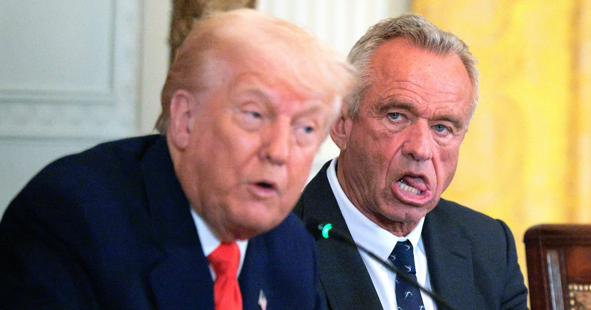 Murdoch Paper New York Post Warns RFK Jr.’s ‘Lunatic’ Crusade Will Lead to More ‘Dead Kids’ - The Daily Beast