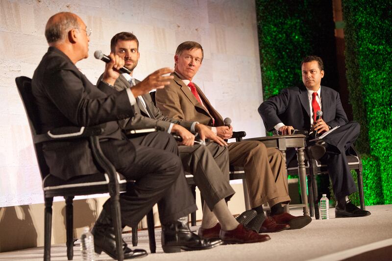 galleries/2013/10/10/highlights-of-the-heroes-summit-photos/131010-hero-summit13_dki9ot