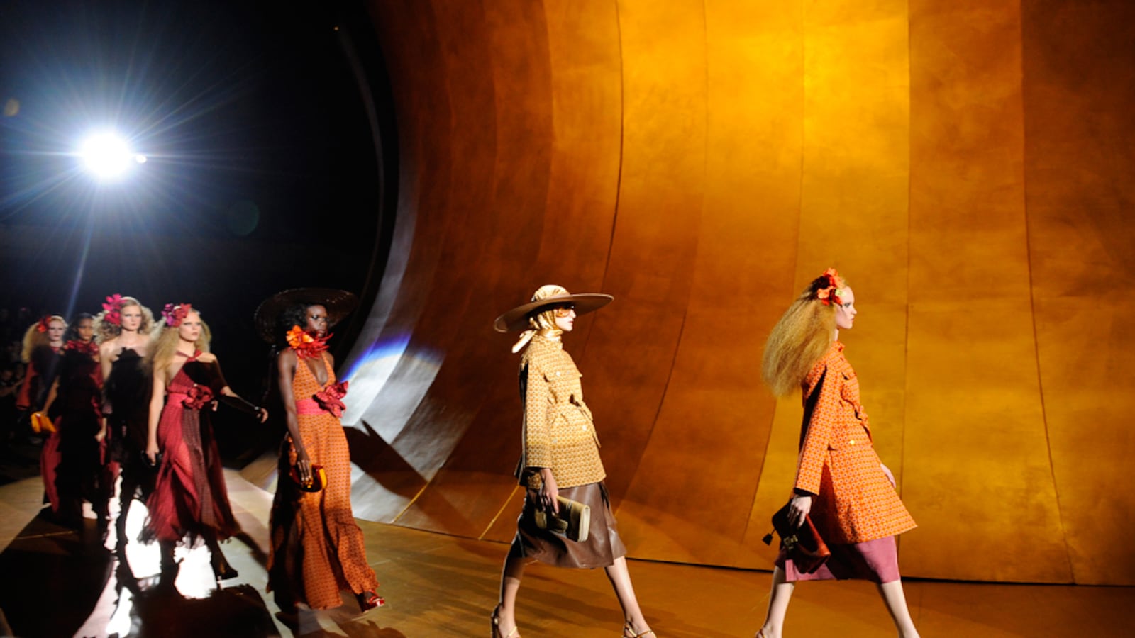 galleries/2010/09/13/ny-fashion-week-day-5/fashion-wrap-day-5---jacowide_epnrht
