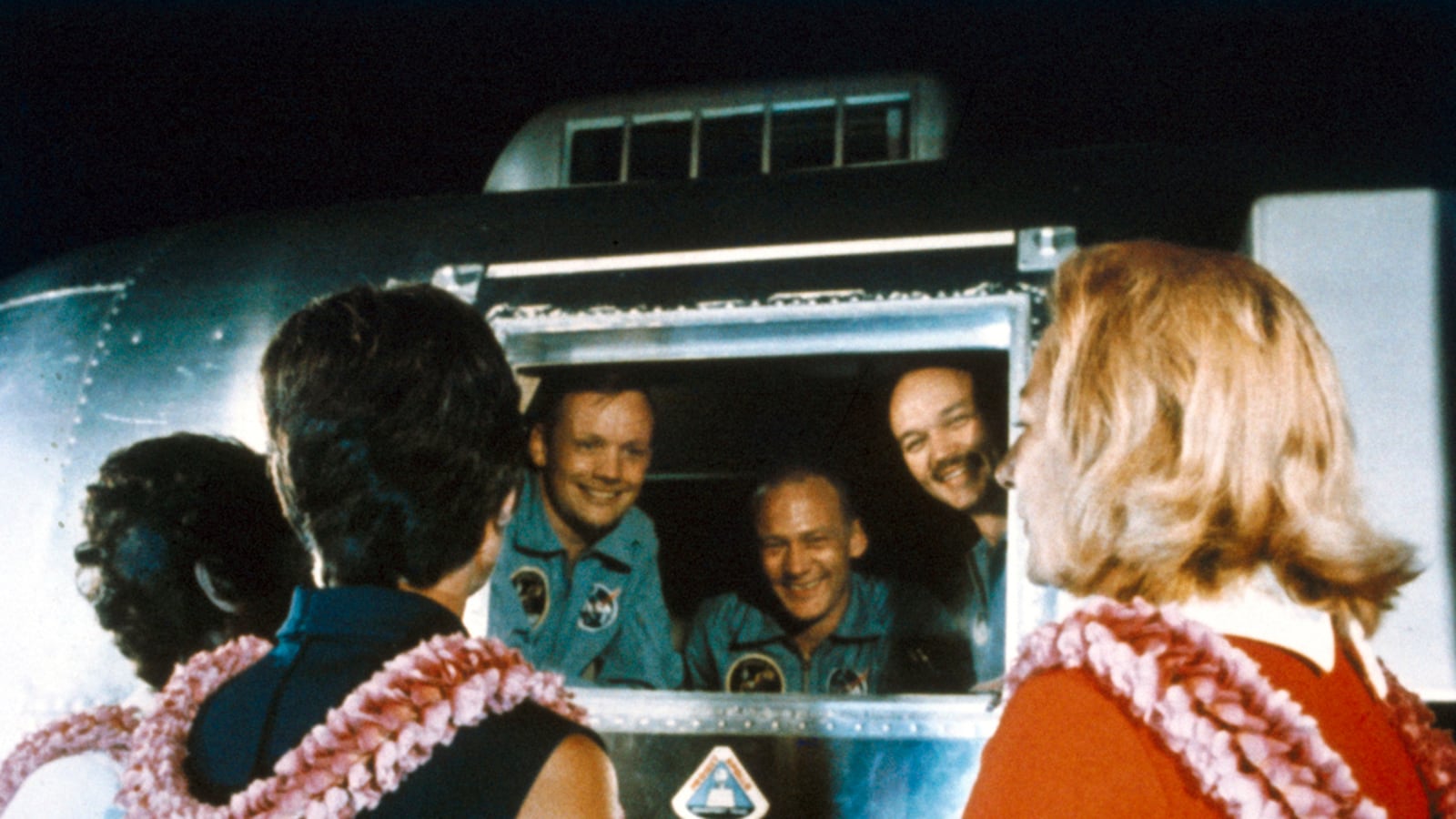 articles/2012/09/01/moon-men-the-private-lives-of-neil-armstrong-and-pals-in-togethersville/astronaut-wives-club-koppel_jwsds5