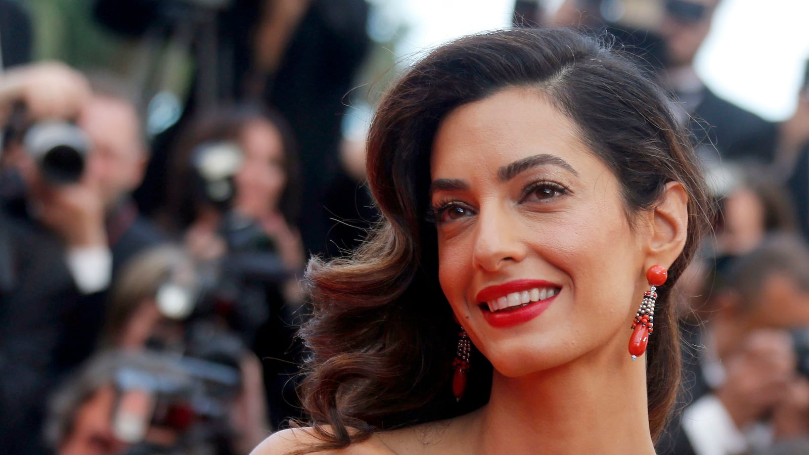 articles/2017/03/20/put-some-respect-on-amal-clooney-s-name/170320-zimmerman-amal-cloney-embed_mcfwov