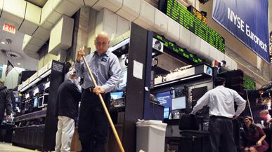 articles/2010/11/24/the-new-york-post-and-the-140000-janitors/relph-janitors_143413_hx8zas