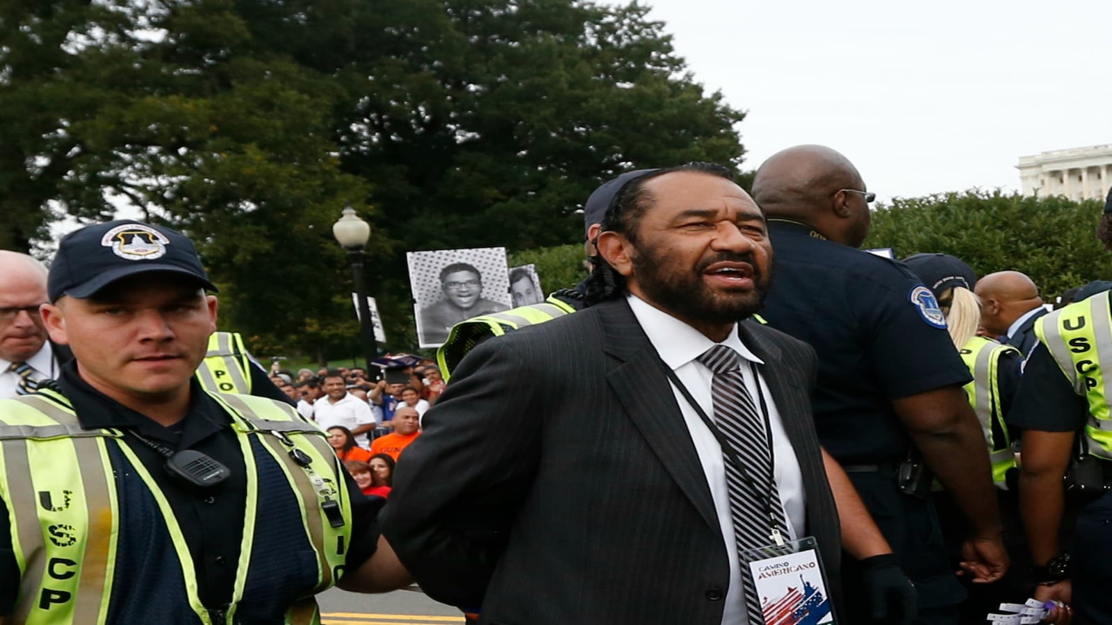 170521-texas-lawmaker-trump-threats-cheat_mqs7y5