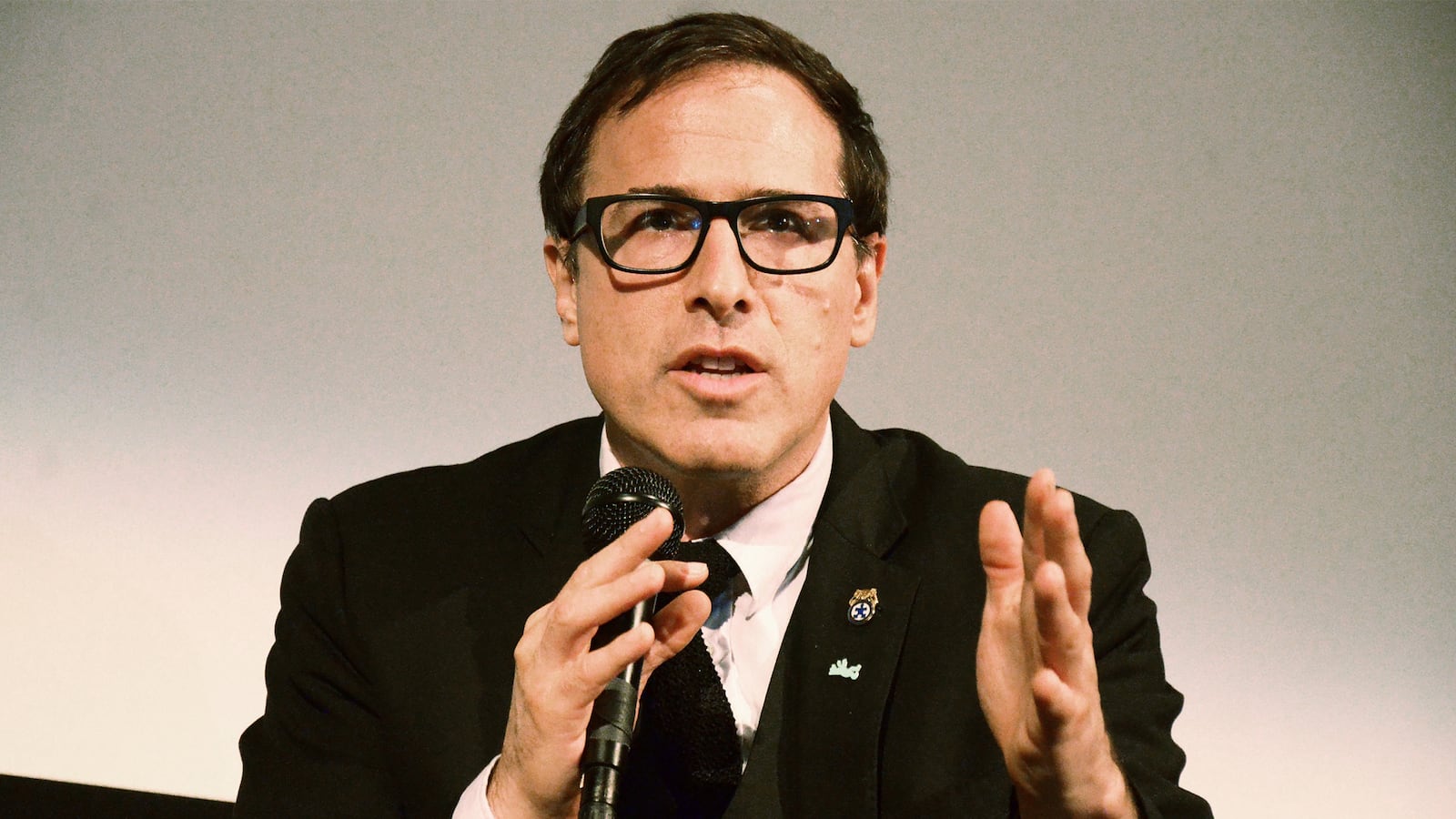 articles/2014/12/14/exclusive-sony-emails-blast-david-o-russell-for-allegedly-feeling-up-transgender-niece/141214-stern-david-russell-tease_rngfu9