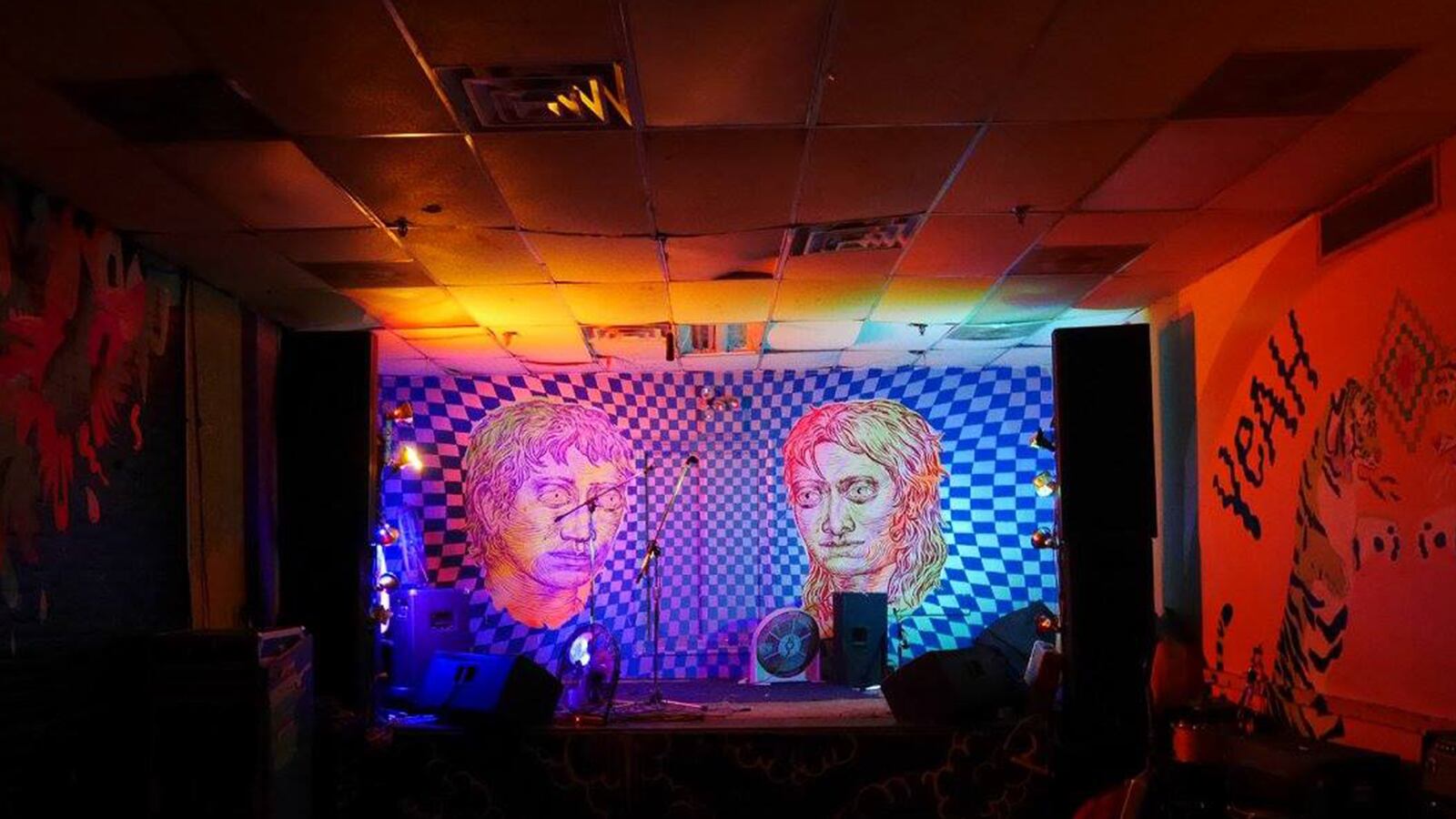 articles/2016/12/03/goodnight-brooklyn-how-vice-media-killed-death-by-audio/161202-conboy-goodnight-brooklyn-tease_dgjg44