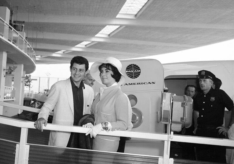 galleries/2013/08/10/classic-jet-set-jackie-o-liz-tayor-more-stars-in-the-air-photos/classic-jet-set-liz-taylor_r0eu3a