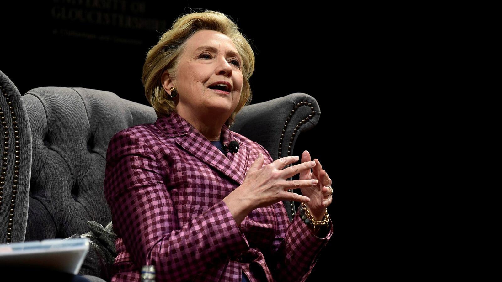 171024-clinton-cheat_z8bjvn