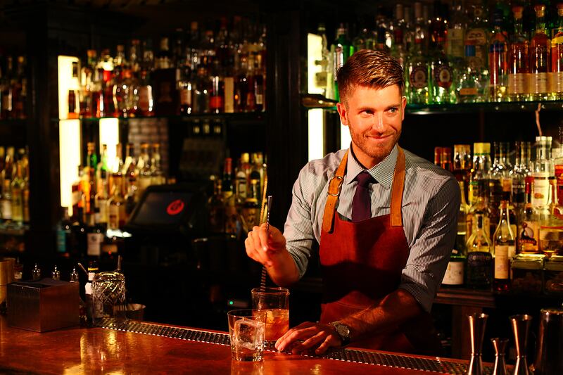 galleries/2013/09/29/the-best-bourbon-drinks-for-fall-photos/130927-burbon-month-09_evvter