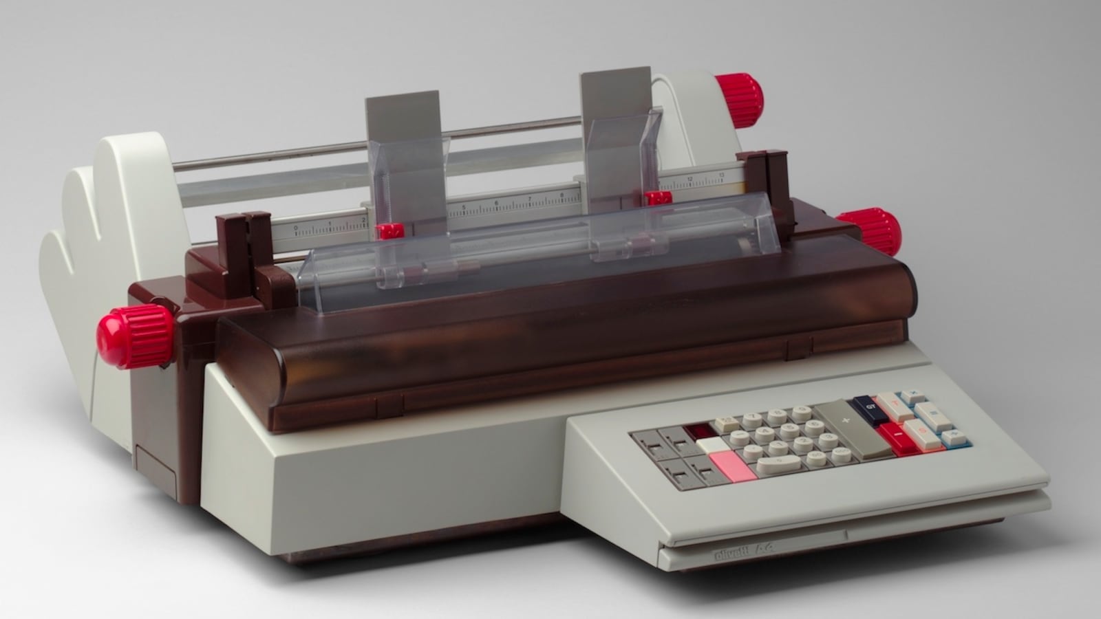 articles/2012/07/19/the-a4-accounting-machine-by-mario-bellini-is-the-daily-pic-by-blake-gopnik/bellini-daily-pic_pbepar