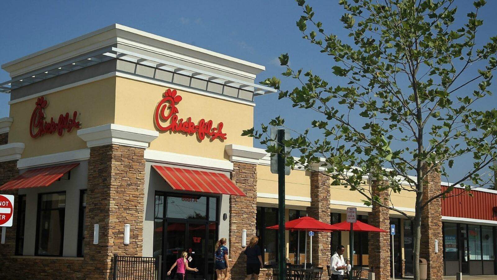 cheats/2012/07/27/chick-fil-a-pr-head-dies/chick-pr-dies_ql4zpk