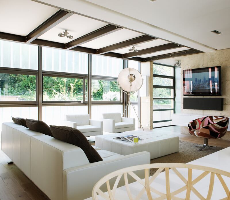 galleries/2013/02/25/omg-i-want-this-house-paris-photos/130222-omg-paris-box_r6j2kf