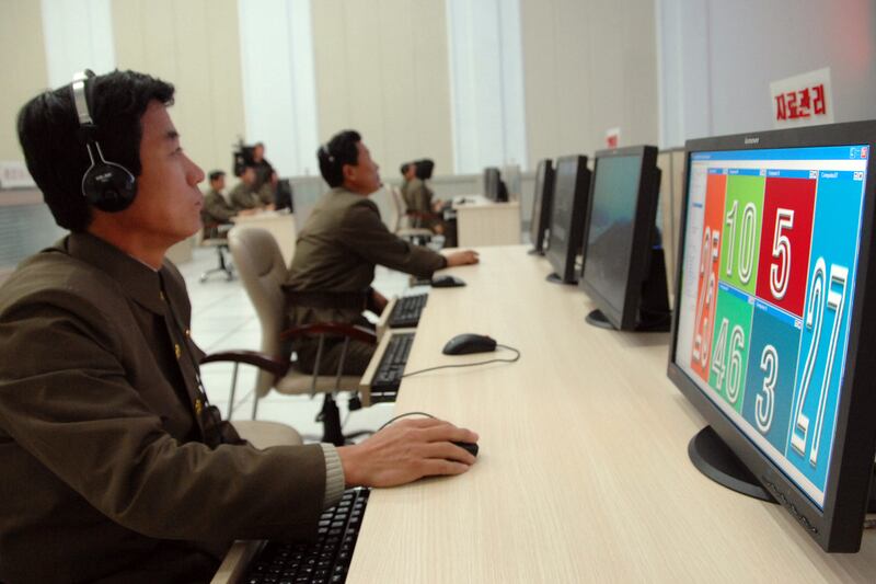 galleries/2012/12/12/defiant-north-korea-celebrates-rocket-launch-photos/north-korea-launches-missile4_gizfxq