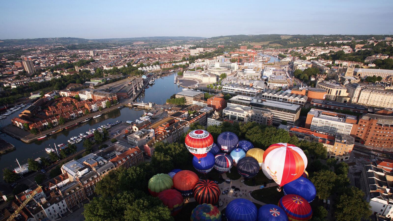 galleries/2013/04/22/the-city-bristol/city-bristol-01_qfytd7