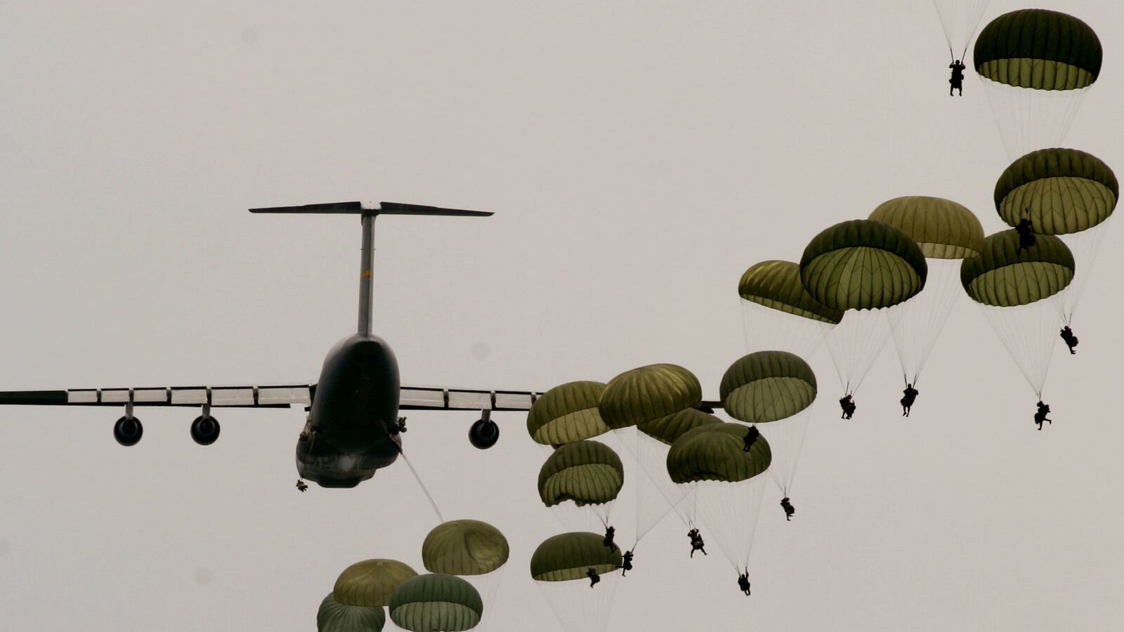 cheats/2015/08/17/2-women-graduate-army-ranger-school/150818-rangers-cheat_s7m5lq