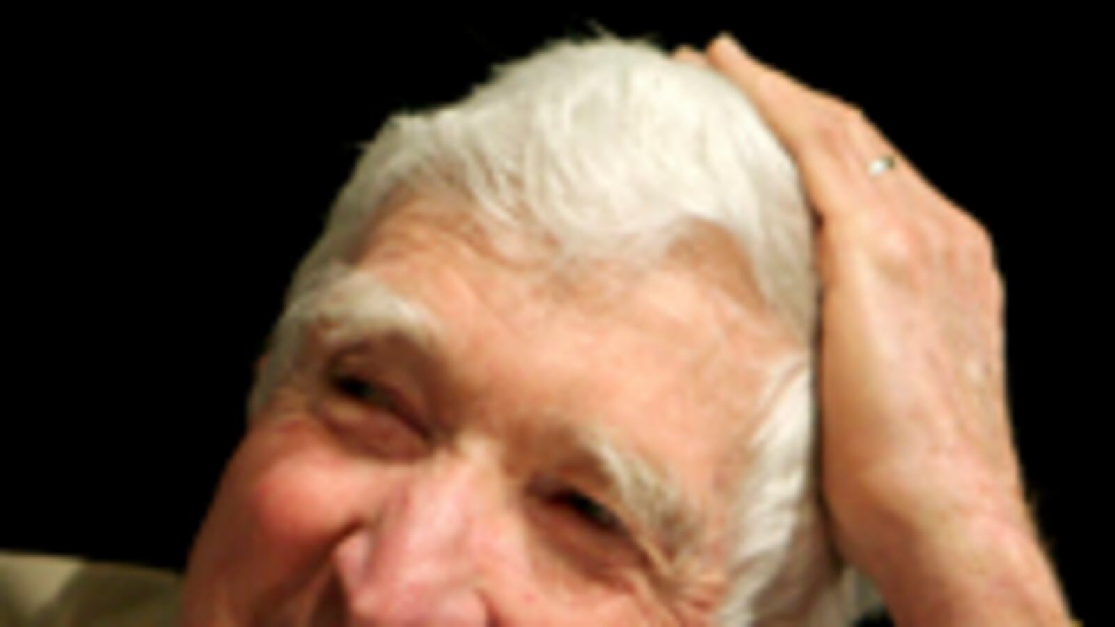 articles/2009/02/01/writing-off-updike-1/siegel-john-updike_12583_nqv6bv