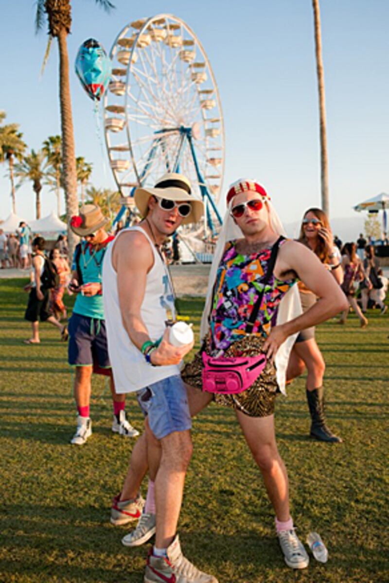 galleries/2011/04/16/2011-coachella/coachella-fans-8_uom5lh