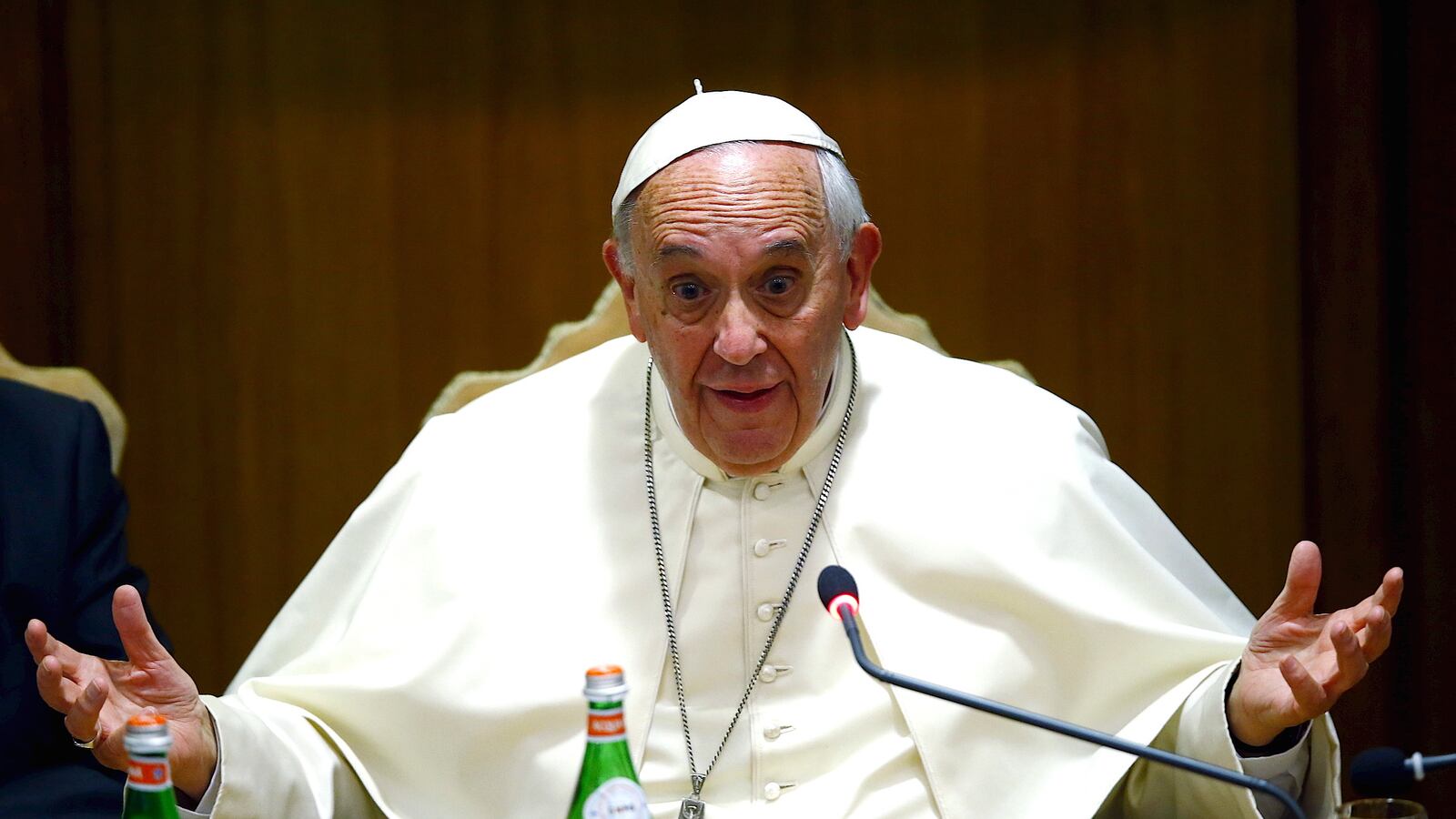 cheats/2015/07/23/poll-papal-approval-drops-in-u-s/150723-pope-approval-rating-cheat_zvfsmx