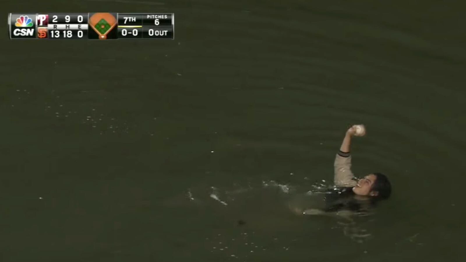 articles/2015/07/11/giants-fan-dives-into-bay-for-home-run-ball/150711-joiner-fan-ball-tease_pjrnzc