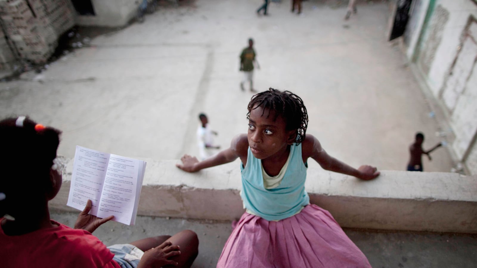 articles/2013/02/12/girls-rising-new-film-sends-powerful-message-about-educating-young-women/130211-girls-rising-screening-shapiro-tease_nxr5wr