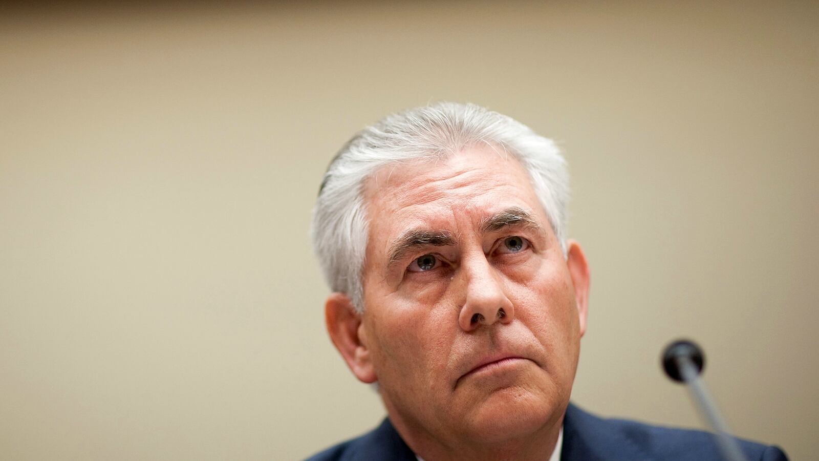 cheats/2016/12/18/documents-tillerson-is-director-of-u-s-russian-oil-firm-in-bahamas/161218-tillerson-documents-cheat_jcbthb
